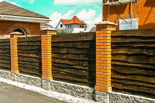 Забор из необрезной доски